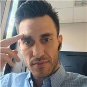 Offro lezioni private e bambini di elementari e medie, adattando il piano di studi alle loro esigenze.